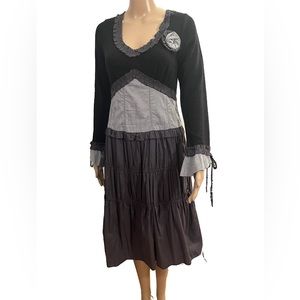 Forla Paris (France)
Mixed Fabrics Dress
Size S (6-8)